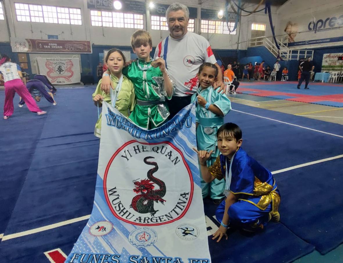 El equipo de Wushu Funes se lució en la Copa internacional Tao Chuan en Buenos Aires